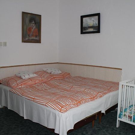 Evelin Nyaralohaz Villa Siofok Exterior photo
