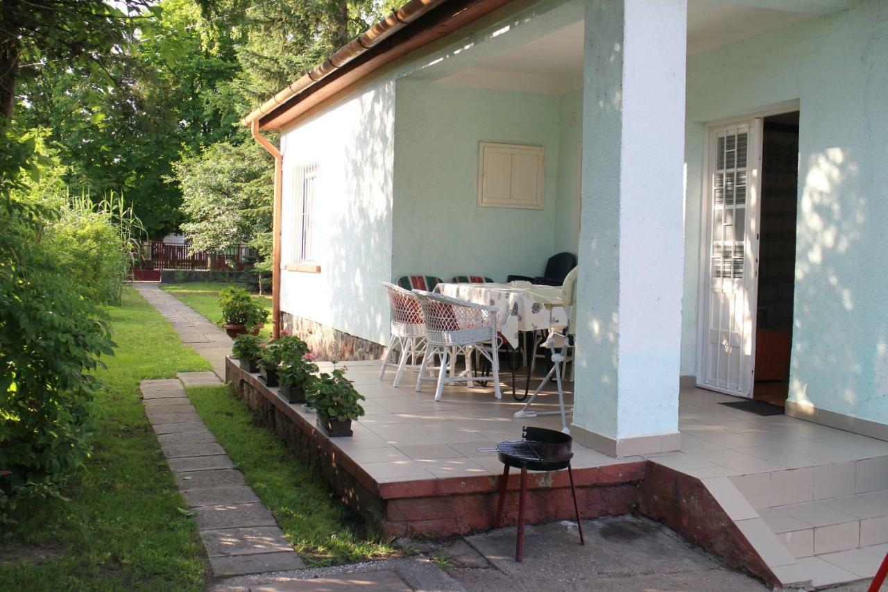 Evelin Nyaralohaz Villa Siofok Exterior photo